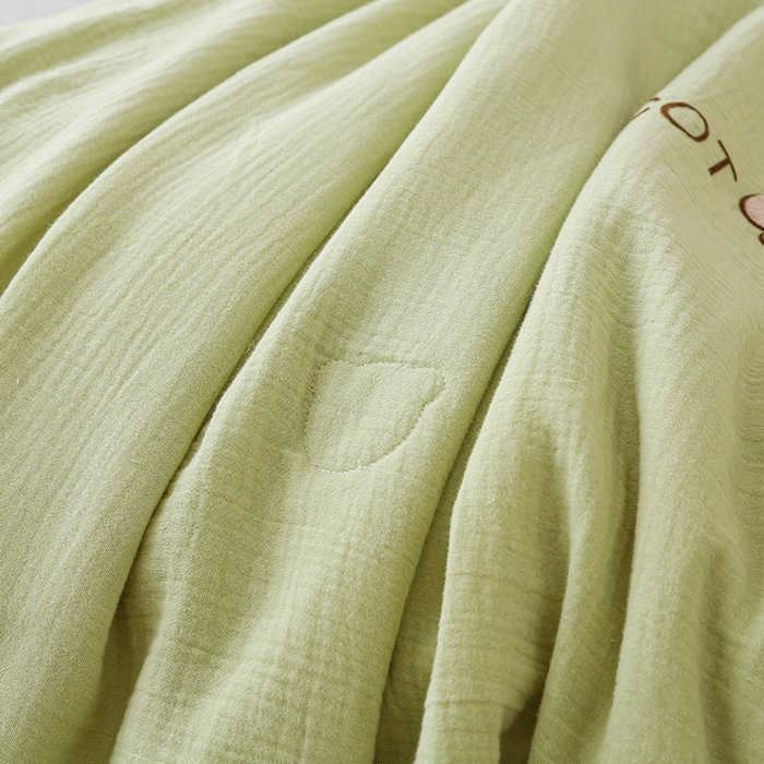 91家纺网 家纺一手货源 找家纺 2025新款A类全棉双层皱皱纱立体烫画纯色款大豆夏凉被空调被 绉绉-草绿