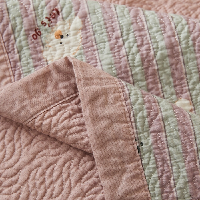 91家纺网 家纺一手货源 找家纺 2025新款13070双面全棉砂洗大直边床盖三件套四件套 旺财