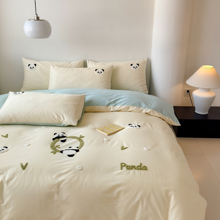 91家纺网 家纺一手货源 找家纺 锦觅家纺 2025新款卡通小清新毛巾绣全棉纯棉四件套（大版定位花型） 可爱熊猫