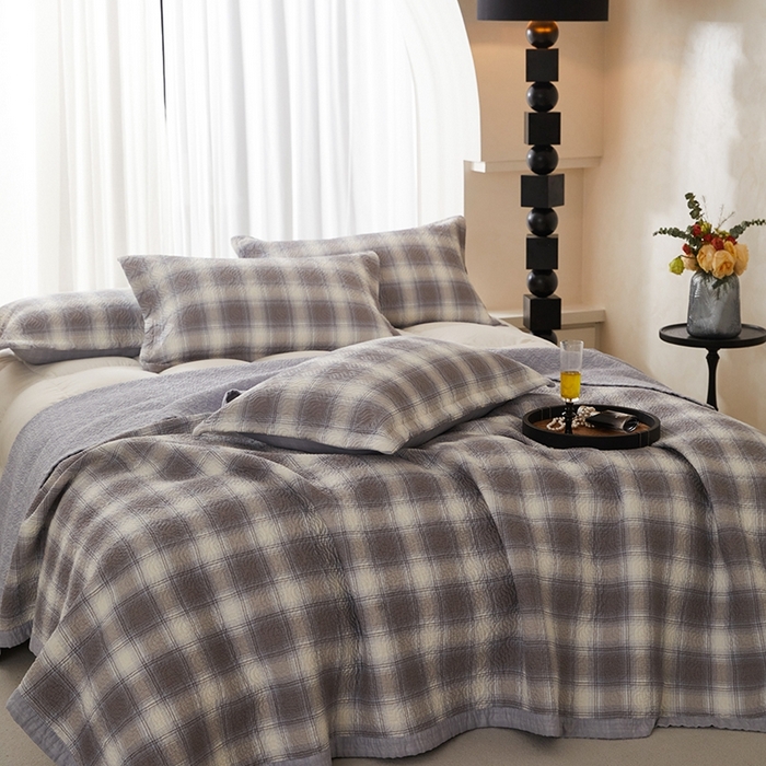 91家纺网 家纺一手货源 找家纺 2025新款13070双面全棉砂洗大直边床盖三件套四件套 梦回