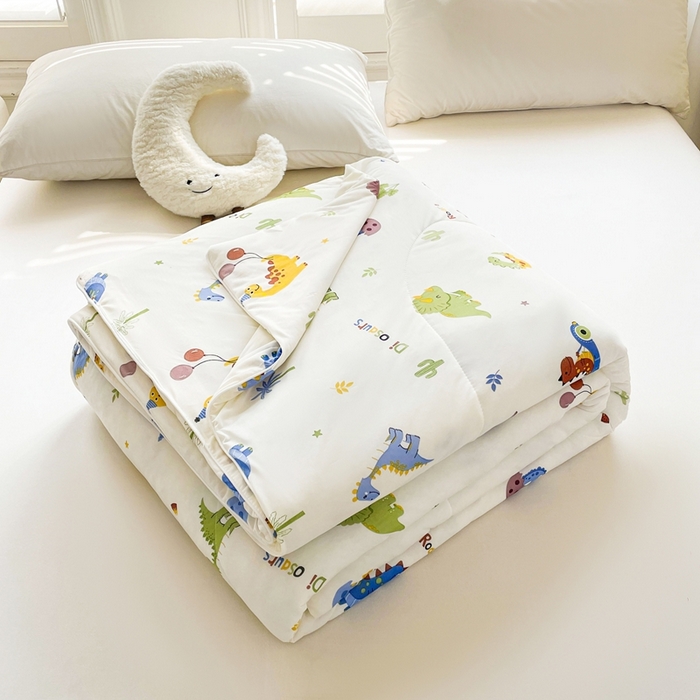 91家纺网 家纺一手货源 找家纺 好梦来家纺（原锦茂家纺） 2025新款印花凉感丝抗菌夏被 恐龙派对