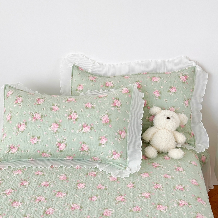 91家纺网 家纺一手货源 找家纺 添越 2024小清新韩版蕾丝花边纯棉夹棉床盖三件套全棉花开半夏