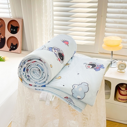 91家纺网 家纺一手货源 找家纺 好梦来家纺（原锦茂家纺） 2025新款印花凉感丝抗菌夏被 太空人