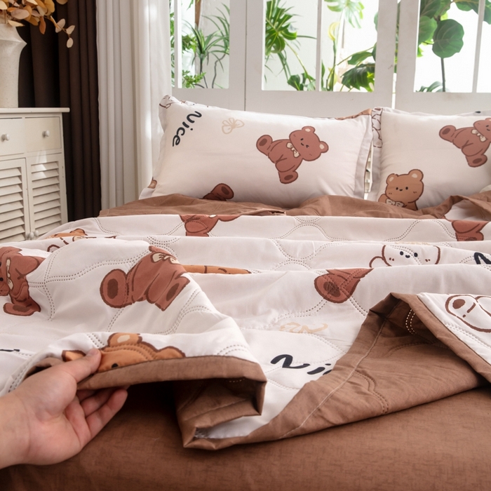 91家纺网 家纺一手货源 找家纺 乐居坊2025新款亲肤舒适印花芦荟棉夏凉被四件套 Nice 小熊