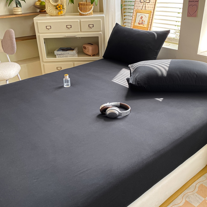 91家纺网 家纺一手货源 找家纺 芷凡家纺 2025新款水洗皱皱云感棉纯色床笠 酷黑