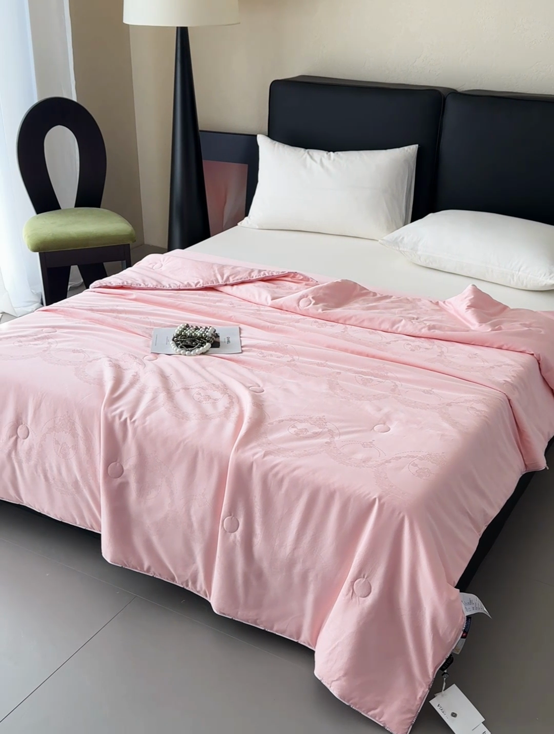 91家纺网 家纺一手货源 找家纺 茧羽世家 2025新款全棉软糯亲肤提花蚕丝夏被 如意 提花 粉