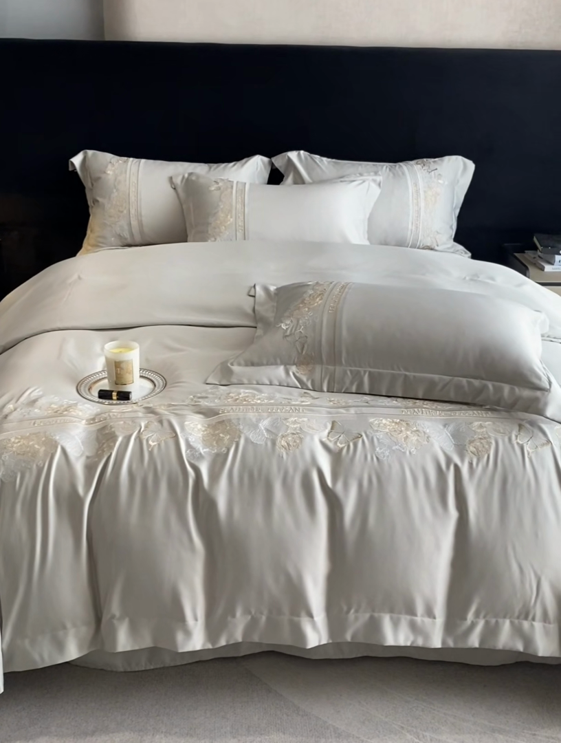 91家纺网 家纺一手货源 找家纺 优悦 2025新款冰丝简奢绣花四件套 巴黎旧梦-绿