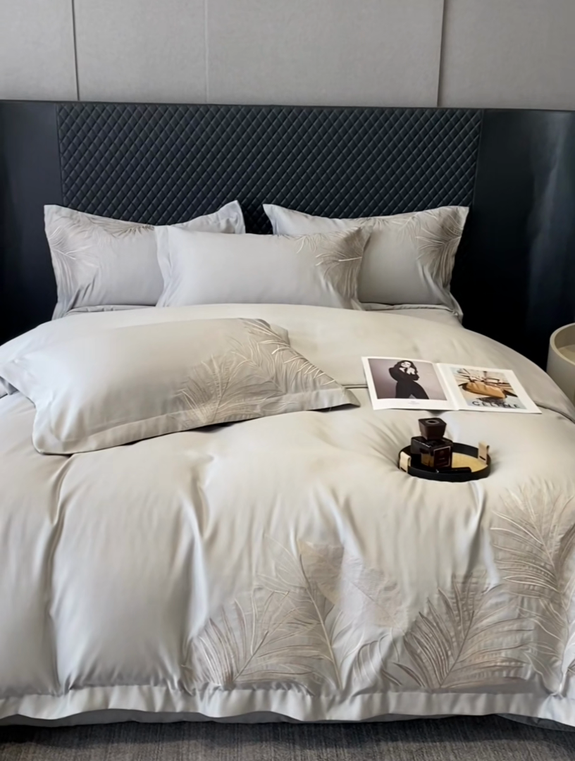 91家纺网 家纺一手货源 找家纺 优悦 2025新款冰丝简奢绣花四件套 流光岁月-灰