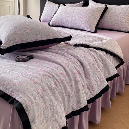 91家纺网 家纺一手货源 找家纺 （总）2025新款花边床裙款印花云朵棉夏被四件套水洗棉仿全棉纯棉夏凉被空调被