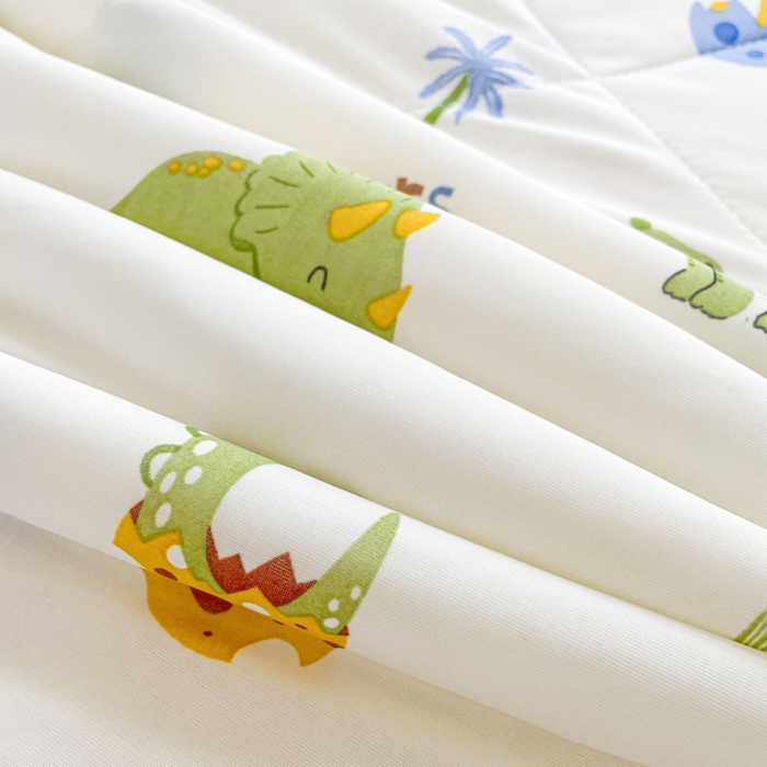 91家纺网 家纺一手货源 找家纺 好梦来家纺（原锦茂家纺） 2025新款印花凉感丝抗菌夏被 恐龙派对