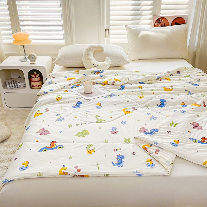 91家纺网 家纺一手货源 找家纺 好梦来家纺（原锦茂家纺） 2025新款印花凉感丝抗菌夏被 恐龙派对