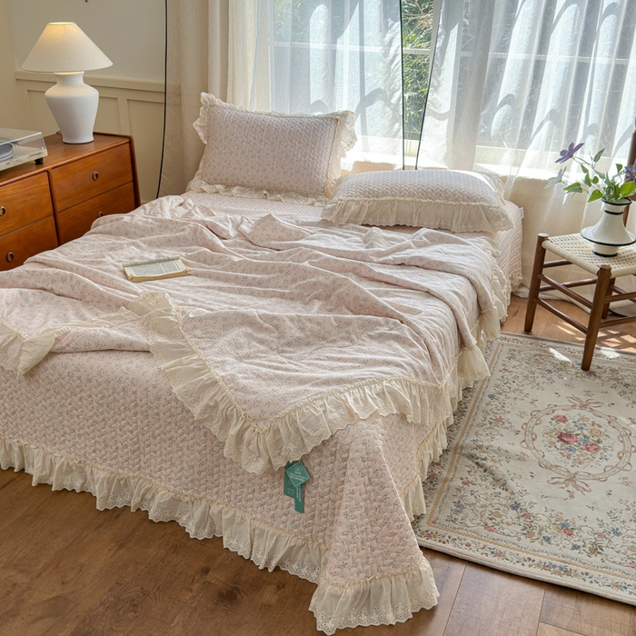 91家纺网 家纺一手货源 找家纺 淑女公社家纺  2025春夏新款法式纯棉双层纱夏被床盖四件套 粉黛