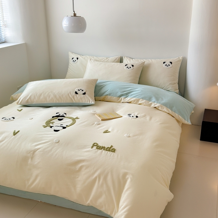 91家纺网 家纺一手货源 找家纺 锦觅家纺 2025新款卡通小清新毛巾绣全棉纯棉四件套（大版定位花型） 可爱熊猫