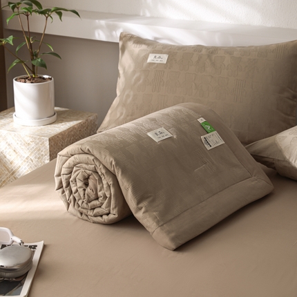 91家纺网 家纺一手货源 找家纺 （总）眠博士 2025新款A类全棉波纹纱提花大豆纤维追忆包边夏被四件套