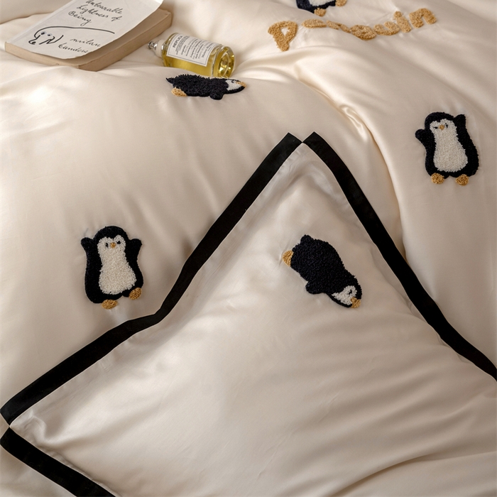 91家纺网 家纺一手货源 找家纺 FORTWO家纺原创设计（FOR TWO家纺） 2025新款60支兰精天丝毛巾绣四件套-断角款 企鹅