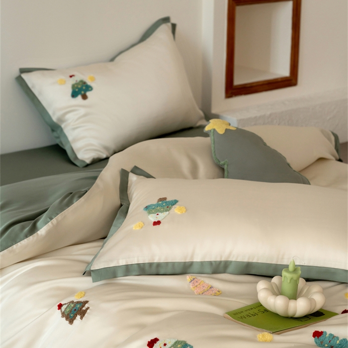 91家纺网 家纺一手货源 找家纺 FORTWO家纺原创设计（FOR TWO家纺） 2025新款60支兰精天丝毛巾绣四件套-断角款 圣诞树