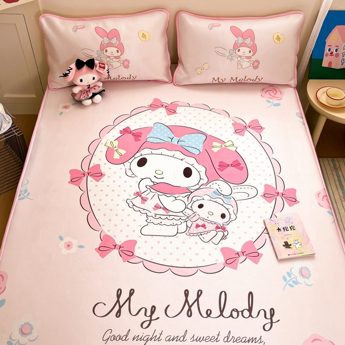 91家纺网 家纺一手货源 找家纺  博雅新款三丽欧A类大版数码印花1200D冰丝凉席-床笠款 小花美乐蒂