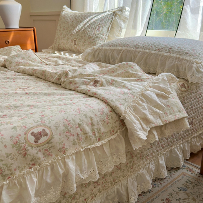 91家纺网 家纺一手货源 找家纺 淑女公社家纺  2025春夏新款法式纯棉双层纱夏被床盖四件套 春日熊仔