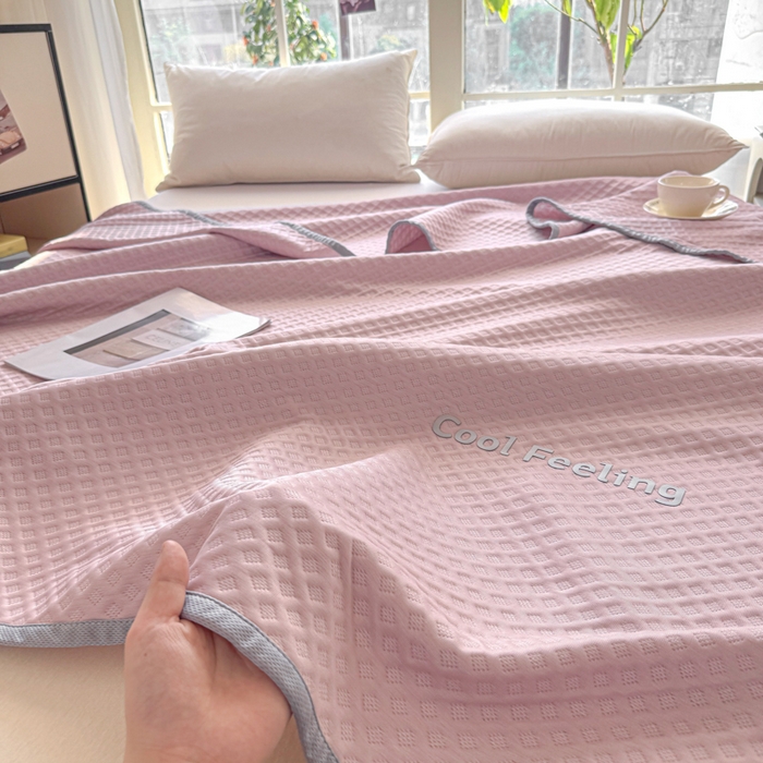 91家纺网 家纺一手货源 找家纺 阿牛席业 2025春夏新款双面云母夏被夏凉被空调被 沐夏-戴妃粉