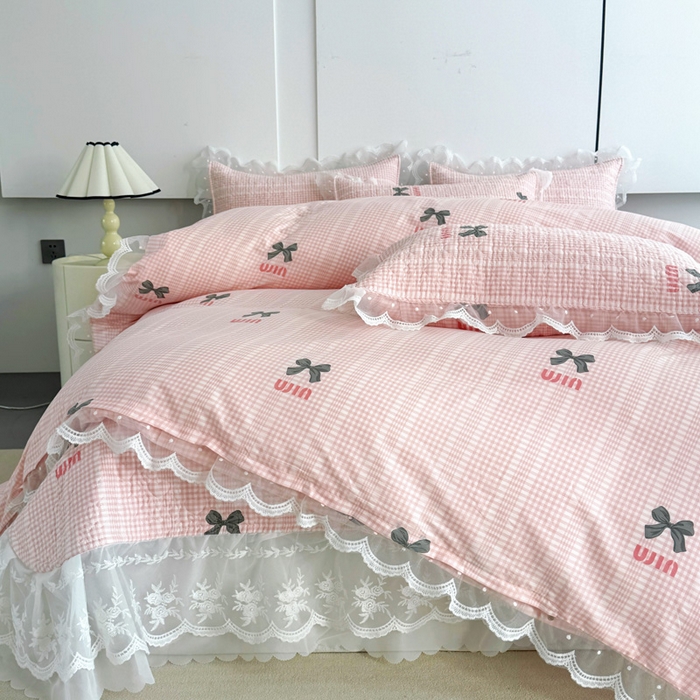 91家纺网 家纺一手货源 找家纺 添越 2024新款雪纺蕾丝款纯棉床盖四件套粉色蝴蝶结