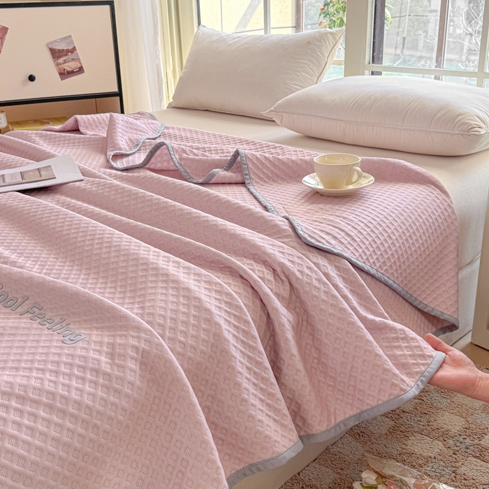 91家纺网 家纺一手货源 找家纺 阿牛席业 2025春夏新款双面云母夏被夏凉被空调被 沐夏-戴妃粉