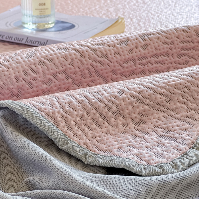 91家纺网 家纺一手货源 找家纺 棉生活家纺 2025新款高端款冰离子超软按摩凉席 豹纹-粉-床裙款