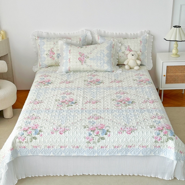 91家纺网 家纺一手货源 找家纺 添越 2024小清新韩版蕾丝花边纯棉夹棉床盖三件套全棉恋爱季节