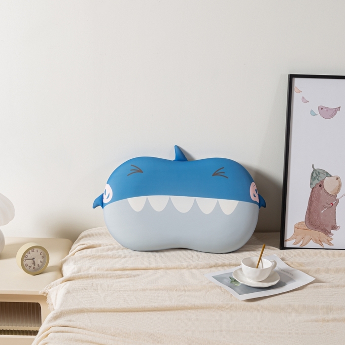 91家纺网 家纺一手货源 找家纺 芯链 2025新款亲肤柔软卡通枕头枕芯 小鲨鱼