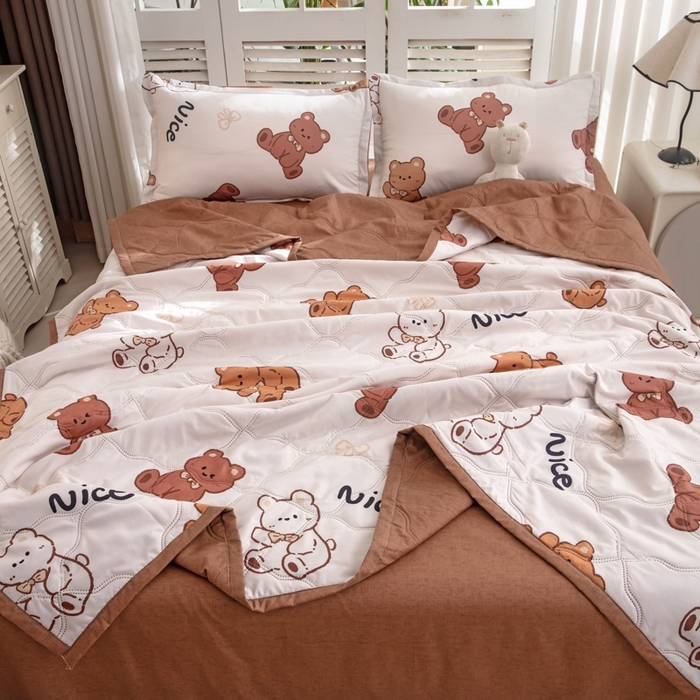 91家纺网 家纺一手货源 找家纺 乐居坊2025新款亲肤舒适印花芦荟棉夏凉被四件套 Nice 小熊