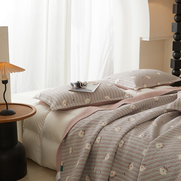 91家纺网 家纺一手货源 找家纺 2025新款13070双面全棉砂洗大直边床盖三件套四件套 旺财