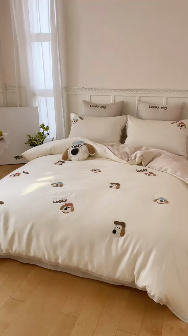 91家纺网 家纺一手货源 找家纺 FORTWO家纺原创设计（FOR TWO家纺） 2025新款60支兰精天丝毛巾绣四件套-断角款 狗先生