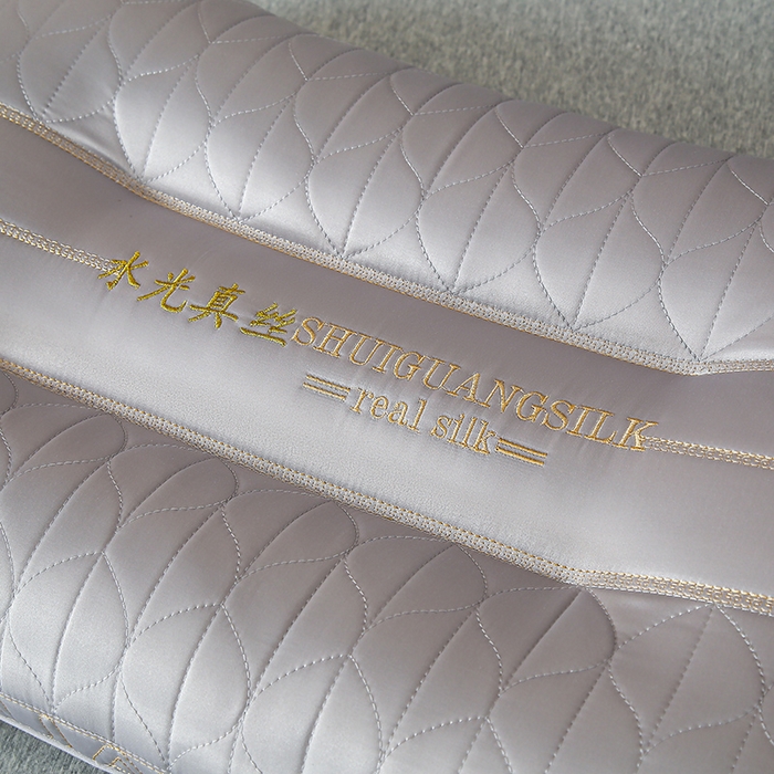 91家纺网 家纺一手货源 找家纺 爱来依2025新款莫代尔水光真丝乳胶枕芯48*74cm 莫代尔水光真丝-灰色 