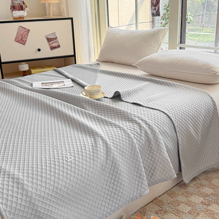 91家纺网 家纺一手货源 找家纺 阿牛席业 2025春夏新款双面云母夏被夏凉被空调被 沐夏-雪山灰