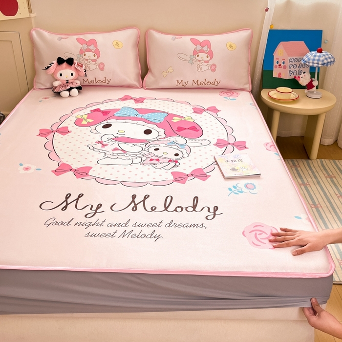 91家纺网 家纺一手货源 找家纺  博雅新款三丽欧A类大版数码印花1200D冰丝凉席-床笠款 小花美乐蒂