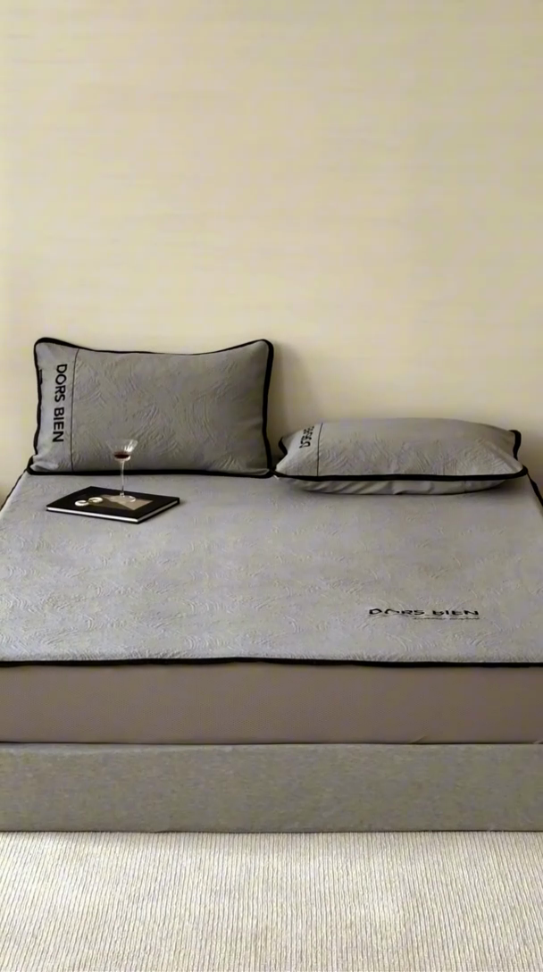 91家纺网 家纺一手货源 找家纺 圆岛家纺 2025新款3D高分子凉感浮雕提花软凉席床笠款三件套 漠语-灰