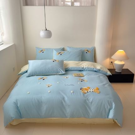 91家纺网 家纺一手货源 找家纺 锦觅 2025新款时尚条纹小清新卡通学生季系列印花绣花全棉纯棉四件套 摇钱树