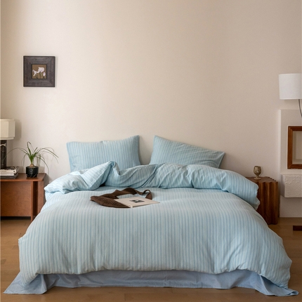 91家纺网 家纺一手货源 找家纺 佰亿莱 2025新款全棉色织双层纱拼色四件套 假日蓝条