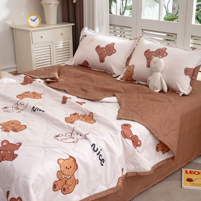 91家纺网 家纺一手货源 找家纺 乐居坊2025新款亲肤舒适印花芦荟棉夏凉被四件套 Nice 小熊