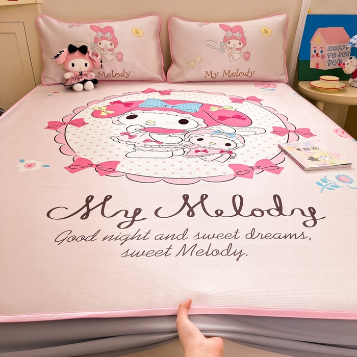 91家纺网 家纺一手货源 找家纺  博雅新款三丽欧A类大版数码印花1200D冰丝凉席-床笠款 小花美乐蒂