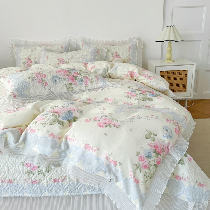 91家纺网 家纺一手货源 找家纺 添越 2024小清新韩版蕾丝花边纯棉夹棉床盖三件套全棉恋爱季节