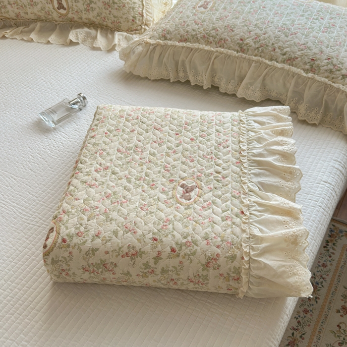 91家纺网 家纺一手货源 找家纺 淑女公社家纺  2025春夏新款法式纯棉双层纱夏被床盖四件套 春日熊仔