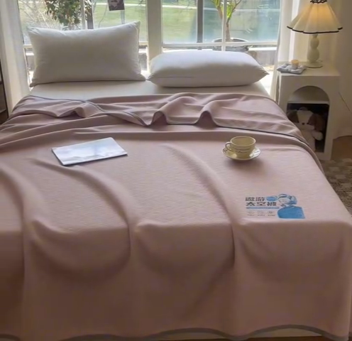 91家纺网 家纺一手货源 找家纺 阿牛席业 2025春夏新款双面云母夏被夏凉被空调被 太空-戴妃粉