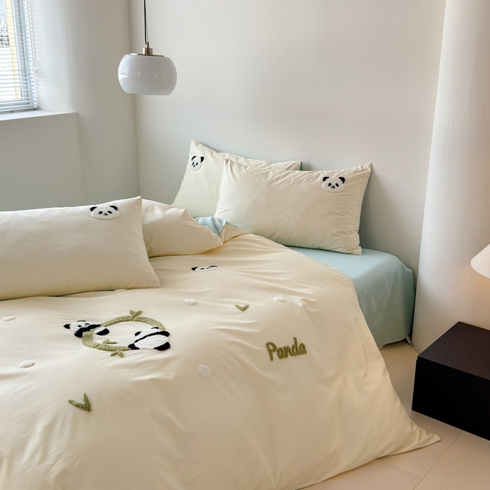 91家纺网 家纺一手货源 找家纺 锦觅家纺 2025新款卡通小清新毛巾绣全棉纯棉四件套（大版定位花型） 可爱熊猫