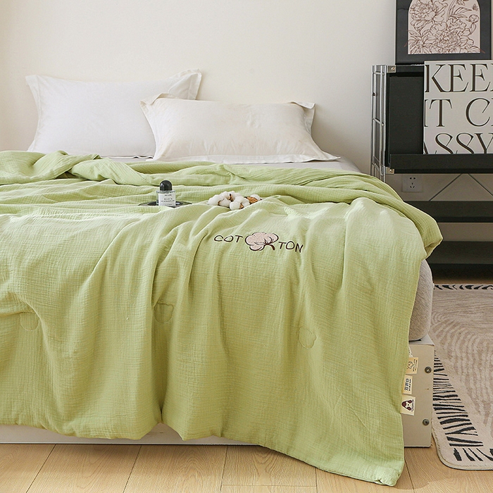 91家纺网 家纺一手货源 找家纺 2025新款A类全棉双层皱皱纱立体烫画纯色款大豆夏凉被空调被 绉绉-草绿