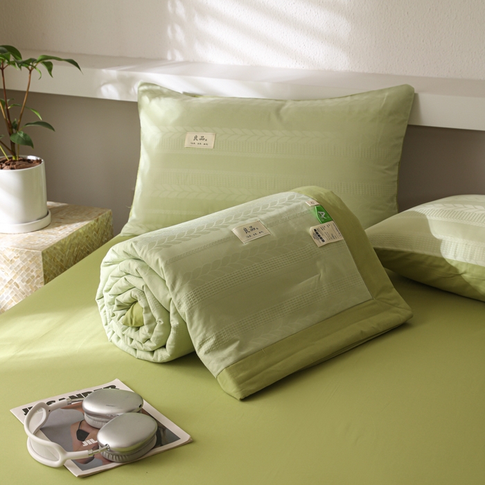 91家纺网 家纺一手货源 找家纺 眠博士 2025新款A类全棉波纹纱提花大豆纤维追忆包边夏被四件套 麦穗夏被-麦穗绿