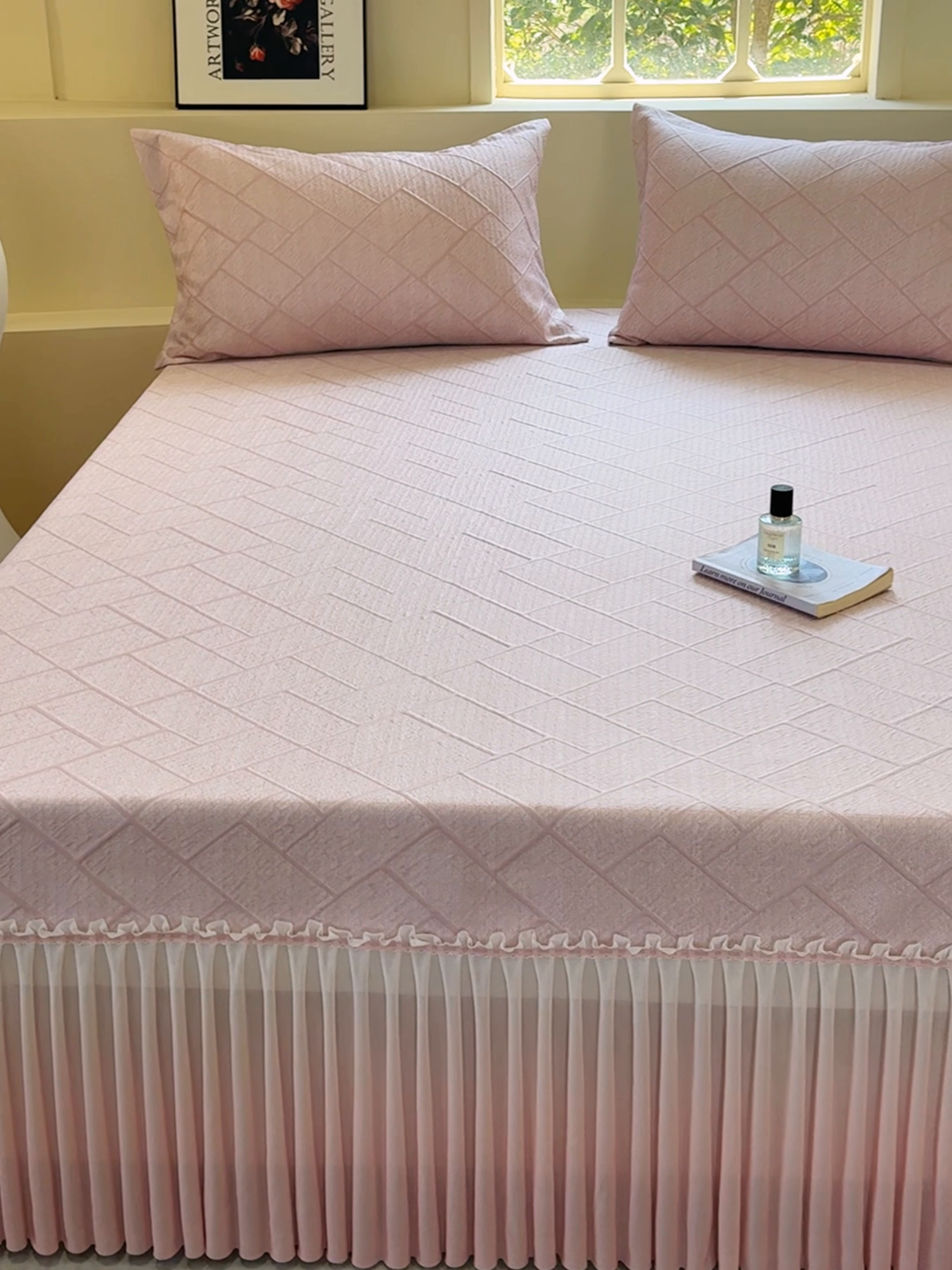 91家纺网 家纺一手货源 找家纺 棉生活家纺 2025新款高端款冰离子超软按摩凉席 方格-粉-床裙款