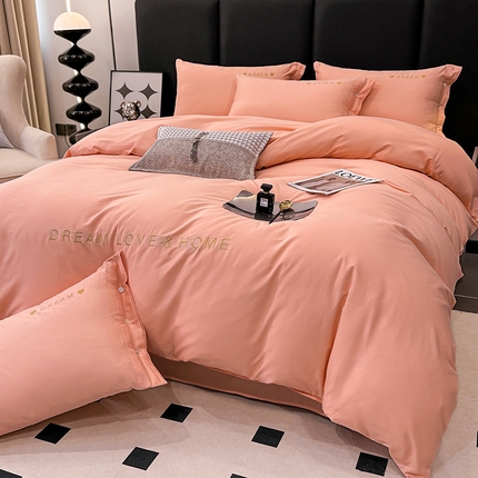 91家纺网 家纺一手货源 找家纺 宇彬家纺 2025直播热款13374全棉母婴级纽扣款压线纯色刺绣四件套全棉贡缎新疆长绒棉字母款轻奢 纽扣-玉颜粉