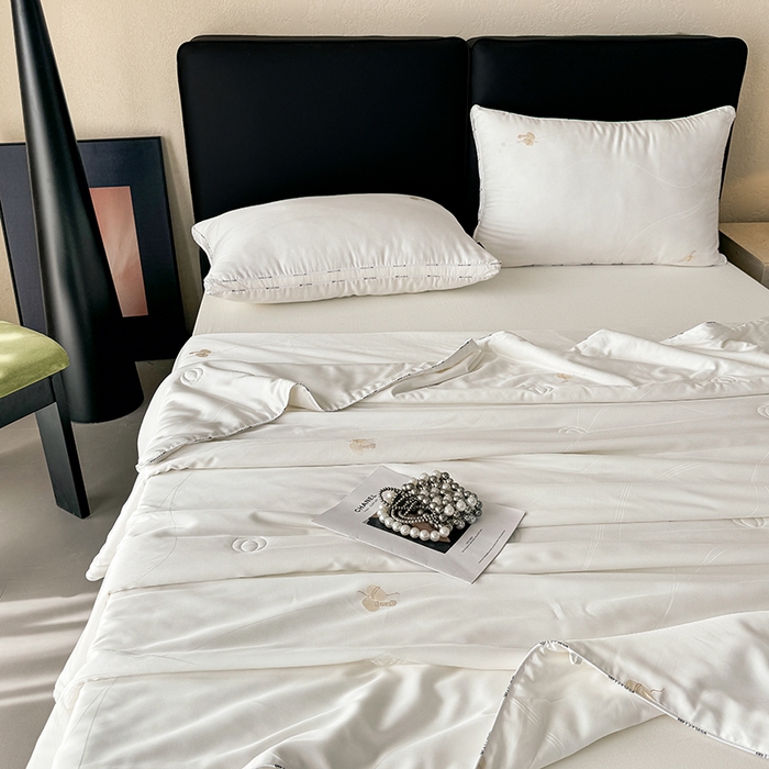 91家纺网 家纺一手货源 找家纺 茧羽世家 2025新款超柔蚕花夏被系列 茧