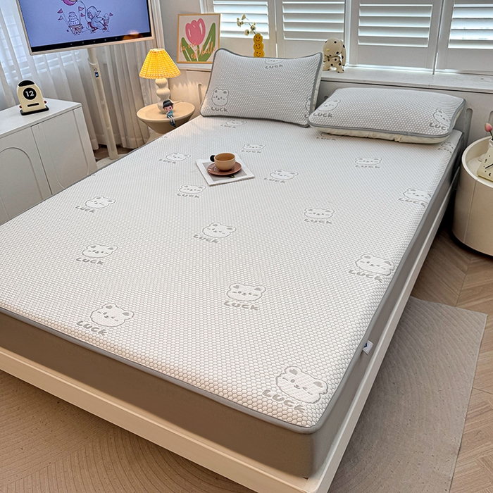 91家纺网 家纺一手货源 找家纺 喜居 2025新款A类凉豆豆提花床笠凉感豆豆床笠 luck小冰熊-灰