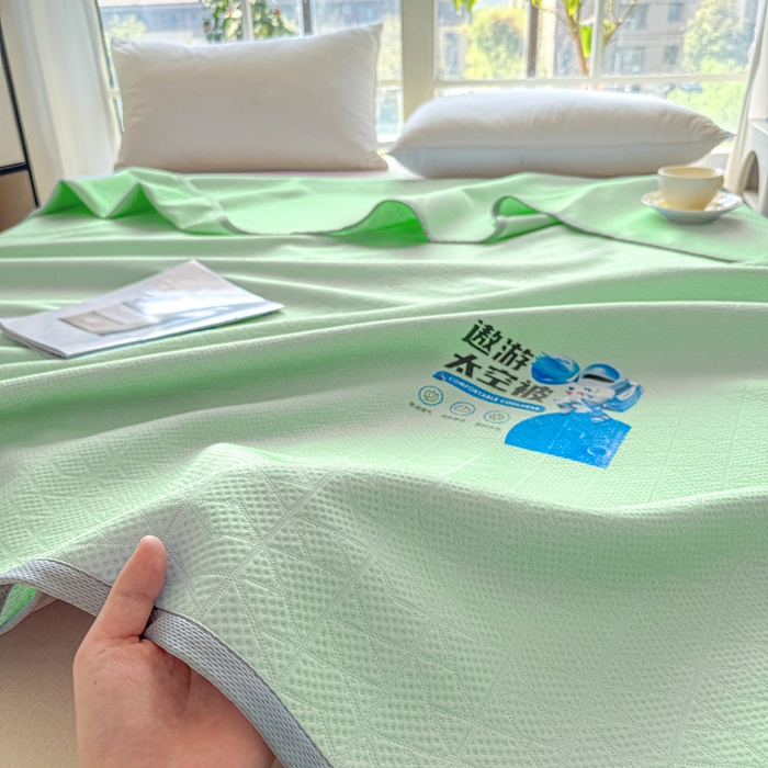 91家纺网 家纺一手货源 找家纺 阿牛席业 2025春夏新款双面云母夏被夏凉被空调被 太空-琉璃绿